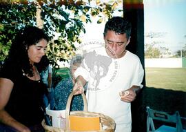 Partida de futebol entre o time do MST e do Chico Buarque (Rio de Janeiro (Estado), mar. 2000) [fotografia] / Fotógrafo(a) : Maysa Mendonça. -- Ref.: BR-SPMST_MST-SN-CIN_AMP_000805-005225-CUL.