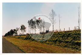 Acampamento "Guarantã" (São Paulo (Estado), jul. 1998) [fotografia] / Fotógrafo(a) : Douglas Mansur. -- Ref.: BR-SPMST_MST-SN-CIN_AMP_000045-000220-ACP.