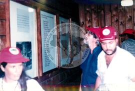 Delegação do MST em Cuba – 40º Aniversário da ANAP (Cuba, 15 mai. 1999) [fotografia] / Fotógrafo(a) : Nilton Viana. -- Ref.: BR-SPMST_MST-SN-CIN_AMP_001043-008400-RIT.