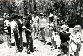 Protesto contra a violência da PM na "Fazenda Annoni" (Rio Grande do Sul, 19 out. 1986) [fotografia] / Fotógrafo(a) : Jussara Veron. -- Ref.: BR-SPMST_MST-SN-CIN_AMP_000454-002653-AMT.