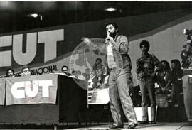 Congresso Nacional da CUT (CONCUT), 2o (Rio Grande do Sul, jul. 1986) [fotografia] / Fotógrafo(a) : Regina Vilela ; Sérgio C. Canova ; Milton Soares. -- Ref.: BR-SPMST_MST-SN-CIN_AMP_000741-004855-CSS.