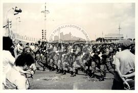 Mobilização pelo 1º de Maio (Cuba, [sem data]) [fotografia] / Fotógrafo(a) : Arquivo MST. -- Ref.: BR-SPMST_MST-SN-CIN_AMP_001044-008448-RIT.