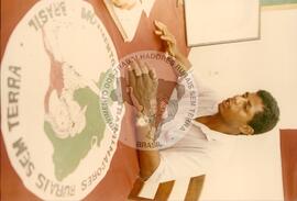 Marrom (Brasil, [sem data]) [fotografia] / Fotógrafo(a) : Douglas Mansur ; Robson Lima. -- Ref.: BR-SPMST_MST-SN-CIN_AMP_001319-010793-LID.