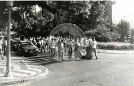 Greve de Fome (Rio Grande do Sul, 15 mar. 1993) [fotografia] / Fotógrafo(a) : Débora Lerrer. -- Ref.: BR-SPMST_MST-SN-CIN_AMP_000464-002706-AMT.