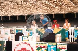 Entrega do resultado do plesbicito da ALCA atividades nacionais conjuntas (Distrito Federal (Brasil), 16 set. 2001) [fotografia] / Fotógrafo(a) : Gildo Aguiar. -- Ref.: BR-SPMST_MST-SN-CIN_AMP_000586-003300-AMT.