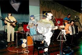 Encontro de Jovens do MST, na Ucicamp, 3o (Campinas-SP, 14 fev. 2001) [fotografia] / Fotógrafo(a) : Paulo Augusto. -- Ref.: BR-SPMST_MST-SN-CIN_AMP_000901-006633-ENJ.