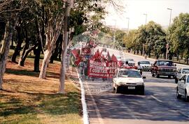 Entrega do resultado do plesbicito da ALCA atividades nacionais conjuntas (Distrito Federal (Brasil), 16 set. 2001) [fotografia] / Fotógrafo(a) : Gildo Aguiar. -- Ref.: BR-SPMST_MST-SN-CIN_AMP_000587-003379-AMT.