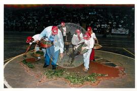 Encontro de Jovens do MST, na Ucicamp, 1o (Campinas-SP, 02 jul. 1999) [fotografia] / Fotógrafo(a) : Douglas Mansur. -- Ref.: BR-SPMST_MST-SN-CIN_AMP_000897-006289-ENJ.