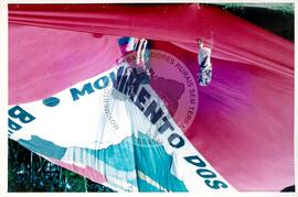 Encontro Estadual de Jovens do Campo e da Cidade, 1o (Vitória-ES, ago. 2002) [fotografia] / Fotógrafo(a) : Leticia Barqueta. -- Ref.: BR-SPMST_MST-SN-CIN_AMP_001916-014277-SJM.