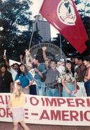 Participação do MST no 1º de Maio (Campo Grande-MS, 01 mai. 1991) [fotografia] / Fotógrafo(a) : Lourdes. -- Ref.: BR-SPMST_MST-SN-CIN_AMP_000601-003443-AMT.