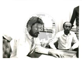 Audiência com o Ministro Dante Oliveira (Brasília-DF, 17 jun. 1986) [fotografia] / Fotógrafo(a) : Edson G. Silva ; Valéria Costa ; Leandro Abreu. -- Ref.: BR-SPMST_MST-SN-CIN_AMP_000619-003492-ARV.