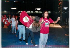 Congresso Nacional do MST, 4o (Distrito Federal (Brasil), 07 ago. 2000) [fotografia] / Fotógrafo(a) : Douglas Mansur ; Paula Reis ; João Zinclar. -- Ref.: BR-SPMST_MST-SN-CIN_AMP_000714-004614-CGR.