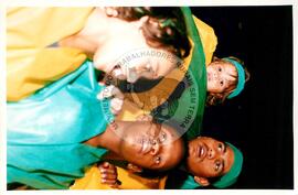 Semana Nacional de Cultura Brasileira e Reforma Agrária (Rio de Janeiro-RJ, 18 mar. 2002) [fotografia] / Fotógrafo(a) : João Laet. -- Ref.: BR-SPMST_MST-SN-CIN_AMP_001818-013469-NDT.