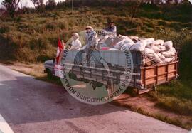 Caminhada (Promissão -SP, ago. 1992) [fotografia] / Fotógrafo(a) : Arquivo MST. -- Ref.: BR-SPMST_MST-SN-CIN_AMP_001420-011454-MAC.