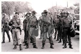 Greve na Ford (São Bernardo do Campo-SP, 1990) [fotografia] / Fotógrafo(a) : Roberto Parizotti. -- Ref.: BR-SPMST_MST-SN-CIN_AMP_000377-001971-AMT.