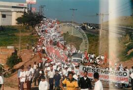 Marcha Sem Terra (São Paulo-SP, ago. 1997) [fotografia] / Fotógrafo(a) : Arquivo MST. -- Ref.: BR-SPMST_MST-SN-CIN_AMP_001430-011632-MAC.