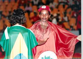 Congresso Nacional do MST, 4o (Distrito Federal (Brasil), 07 ago. 2000) [fotografia] / Fotógrafo(a) : Douglas Mansur ; Paula Reis ; João Zinclar. -- Ref.: BR-SPMST_MST-SN-CIN_AMP_000714-004587-CGR.