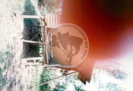 Viagem de Joelson, Ênio e João Pedro (Ásia, 1996) [fotografia] / Fotógrafo(a) : [sem autoria]. -- Ref.: BR-SPMST_MST-SN-CIN_AMP_001138-009487-RIT.