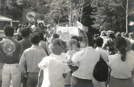 Assentamento do MST [sem identificação] (Ronda Alta-RS, set. 1989) [fotografia] / Fotógrafo(a) : Claudemir Bitencourt ; Arquivo MST. -- Ref.: BR-SPMST_MST-SN-CIN_AMP_000176-001260-ASS.