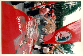 Mobilização (São Paulo-SP, 17 abr. 1988) [fotografia] / Fotógrafo(a) : Douglas Mansur. -- Ref.: BR-SPMST_MST-SN-CIN_AMP_000372-001807-AMT.