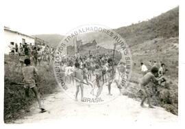 Assentamento do MST [sem identificação] (Vale do Ouro-ES, jun. 1990) [fotografia] / Fotógrafo(a) : Arquivo MST. -- Ref.: BR-SPMST_MST-SN-CIN_AMP_000327-001580-ASS.