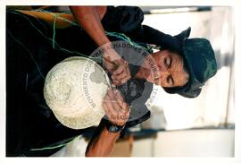 Semana Nacional de Cultura Brasileira e Reforma Agrária (Rio de Janeiro-RJ, 18 mar. 2002) [fotografia] / Fotógrafo(a) : Luciney Martins. -- Ref.: BR-SPMST_MST-SN-CIN_AMP_001821-013636-NDT.
