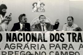 Congresso Nacional da CONTAG, 4 (Distrito Federal (Brasil), 25 a 30 mai. 1985) [fotografia] / Fotógrafo(a) : Eduardo Tavares. -- Ref.: BR-SPMST_MST-SN-CIN_AMP_000733-004779-CSS.