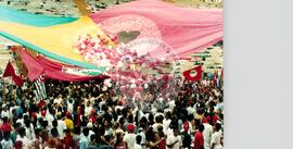 Encontro de Jovens do MST, na Ucicamp, 3o (Campinas-SP, 14 fev. 2001) [fotografia] / Fotógrafo(a) : Paulo Augusto. -- Ref.: BR-SPMST_MST-SN-CIN_AMP_000901-006602-ENJ.
