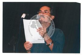 Semana Nacional de Cultura Brasileira e Reforma Agrária (Rio de Janeiro-RJ, 18 mar. 2002) [fotografia] / Fotógrafo(a) : Luciney Martins. -- Ref.: BR-SPMST_MST-SN-CIN_AMP_001824-013862-NDT.