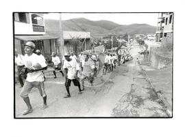 Marcha Nacional do MST (Minas Gerais, 27 fev. 1997) [fotografia] / Fotógrafo(a) : Carlos Carvalho. -- Ref.: BR-SPMST_MST-SN-CIN_AMP_001411-011372-MAC.