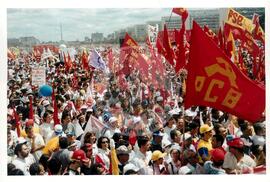 Marcha dos Cem Mil (Distrito Federal (Brasil), [sem data]) [fotografia] / Fotógrafo(a) : Luciney Martins. -- Ref.: BR-SPMST_MST-SN-CIN_AMP_001401-011241-MAC.