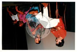 Semana Nacional de Cultura Brasileira e Reforma Agrária (Rio de Janeiro-RJ, 18 mar. 2002) [fotografia] / Fotógrafo(a) : Luciney Martins. -- Ref.: BR-SPMST_MST-SN-CIN_AMP_001814-013254-NDT.