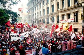 Manifestação (São Paulo-SP, [sem data]) [fotografia] / Fotógrafo(a) : Arquivo MST. -- Ref.: BR-SPMST_MST-SN-CIN_AMP_000410-002396-AMT.