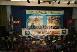 Vigília pela Reforma Agrária no Sindicato dos Metalúrgicos (São Bernardo do Campo-SP, 25 abr. 1992) [fotografia] / Fotógrafo(a) : Arquivo MST. -- Ref.: BR-SPMST_MST-SN-CIN_AMP_000382-002019-AMT.