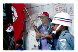 José Rainha Jr. (Brasil, [sem data]) [fotografia] / Fotógrafo(a) : Arquivo MST ; Bernado Magalhães ; Celso Maldes ; Delfim Vieira ; Douglas Mansur ; Eni Nantes da Cruz ; Luis Filho ; Juan Pezzuto ; Sérgio Cardoso. -- Ref.: BR-SPMST_MST-SN-CIN_AMP_001280-010646-LID.