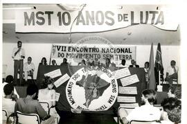 Encontro Nacional, 7o (Salvador-BA, dez. 1992) [fotografia] / Fotógrafo(a) : Douglas Mansur. -- Ref.: BR-SPMST_MST-SN-CIN_AMP_000994-007807-ENC.
