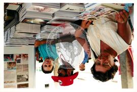 Semana Nacional de Cultura Brasileira e Reforma Agrária (Rio de Janeiro-RJ, 18 mar. 2002) [fotografia] / Fotógrafo(a) : Luciney Martins. -- Ref.: BR-SPMST_MST-SN-CIN_AMP_001820-013583-NDT.