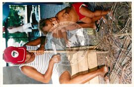 Semana Nacional de Cultura Brasileira e Reforma Agrária (Rio de Janeiro-RJ, 18 mar. 2002) [fotografia] / Fotógrafo(a) : João Laet. -- Ref.: BR-SPMST_MST-SN-CIN_AMP_001810-013047-NDT.