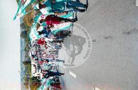 Mobilização em Brasília durante a Jornada Nacional "Acampamento Nacional Eldorado dos Carajás" (Brasília-DF, 03 set. 2001) [fotografia] / Fotógrafo(a) : Gildo Aguiar. -- Ref.: BR-SPMST_MST-SN-CIN_AMP_001918-014388-SJM.