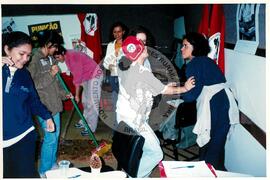 Encontro Nacional de Secretarias, 2o (Cajamar-SP, 09 jul. 2001) [fotografia] / Fotógrafo(a) : Leticia Barqueta. -- Ref.: BR-SPMST_MST-SN-CIN_AMP_000950-007478-ENC.