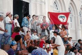 Ocupação dos Sem Teto (Gravatá-RS, 15 mai. 1995) [fotografia] / Fotógrafo(a) : Arquivo MST. -- Ref.: BR-SPMST_MST-SN-CIN_AMP_001825-013892-OCU.