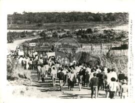 Acampamento do MST [sem identificação] (Papanduva-SC, 1985) [fotografia] / Fotógrafo(a) : Cerlos Ruggi. -- Ref.: BR-SPMST_MST-SN-CIN_AMP_000102-000726-ACP.