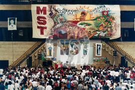Encontro de Jovens do MST, na Ucicamp, 3o (Campinas-SP, 14 fev. 2001) [fotografia] / Fotógrafo(a) : Michelle Cafaldo. -- Ref.: BR-SPMST_MST-SN-CIN_AMP_000909-007072-ENJ.