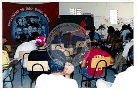 Encontro Estadual do Setor de Comunicação do MST – Centro de Capacitação Canudos no Assentamento "Quissamã" do MST (Sergipe, 07 dez. 2002) [fotografia] / Fotógrafo(a) : Leticia Barqueta. -- Ref.: BR-SPMST_MST-SN-CIN_AMP_001021-007931-ENC.