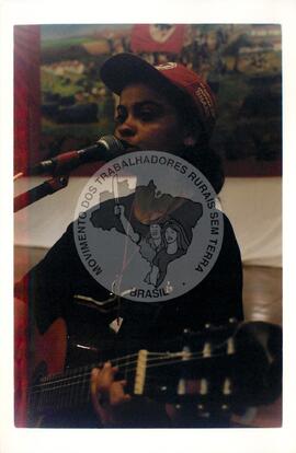 Encontro de Jovens do MST, na Ucicamp, 2o (Campinas-SP, 18 fev. 2000) [fotografia] / Fotógrafo(a) : Milene Medeiros. -- Ref.: BR-SPMST_MST-SN-CIN_AMP_000900-006533-ENJ.