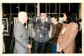 Lançamento da Exposição "Terra" (São Paulo (Estado), 10 abr. 1997) [fotografia] / Fotógrafo(a) : Douglas Mansur. -- Ref.: BR-SPMST_MST-SN-CIN_AMP_001030-008174-ELF.