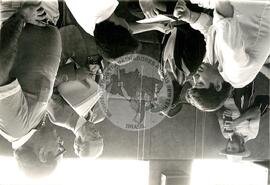 Acampados da Fazenda Annoni ocupam a sede do INCRA (Porto Alegre-RS, 29 nov. 1985) [fotografia] / Fotógrafo(a) : Karine Emerich ; Guto ; Protássio Nenê. -- Ref.: BR-SPMST_MST-SN-CIN_AMP_001842-014066-OCU.