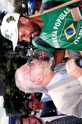 Chegada da Marcha Popular à Brasília (Brasília-DF, 07 out. 1999) [fotografia] / Fotógrafo(a) : Douglas Mansur. -- Ref.: BR-SPMST_MST-SN-CIN_AMP_001395-010958-MAC.