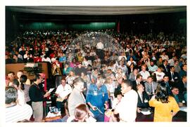 Tribunal Internacional dos Crimes do Latifúndio e da Política Governamental de Violação dos Direitos Humanos (Curitiba-PR, 02 mai. 2001) [fotografia] / Fotógrafo(a) : Douglas Mansur. -- Ref.: BR-SPMST_MST-SN-CIN_AMP_000135-000982-ACS.