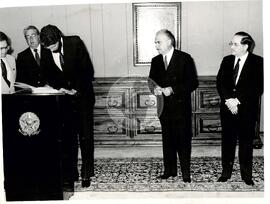 Posse de Dante de Oliveira no Ministerio da Reforma e Desenvolvimento Agrário (Distrito Federal (Brasil), 29 mai. 1985) [fotografia] / Fotógrafo(a) : Leandro Abreu. -- Ref.: BR-SPMST_MST-SN-CIN_AMP_000645-003665-ARV.